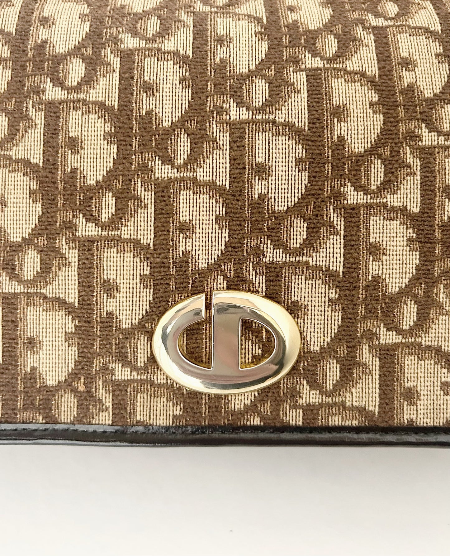 トロッターチェーンショルダーバック