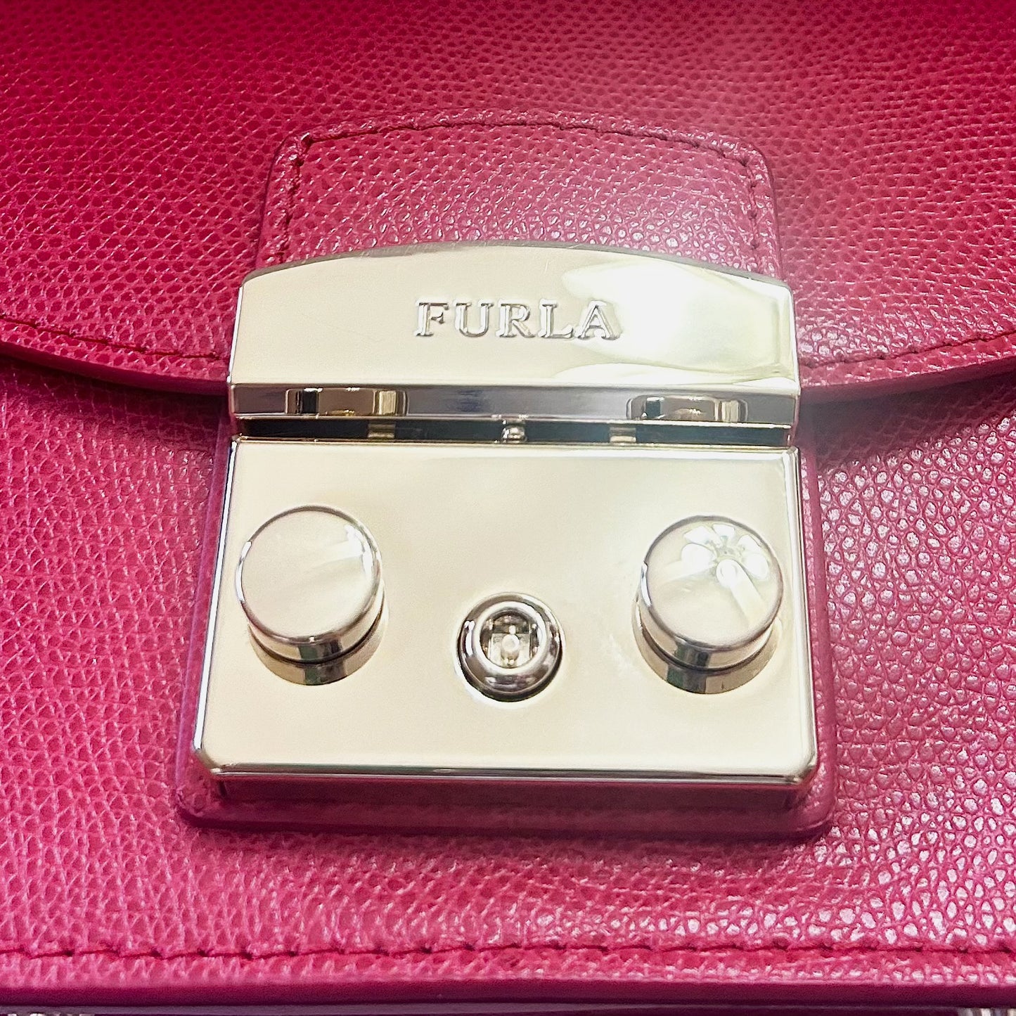 FURLAメトロポリスショルダーバッグ